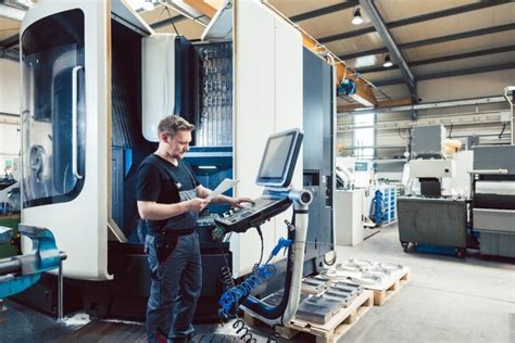 cnc machine operator reviews|Guide to Becoming a CNC Operator .